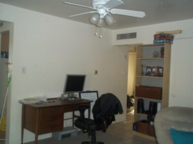 1408 E 8th 015