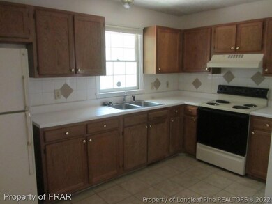 627 Edgehill Rd, Fayetteville, NC 28314 - photo 4