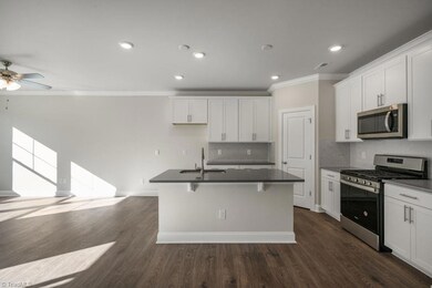 1964 Hallview Ct, Kernersville, NC 27284 - photo 6