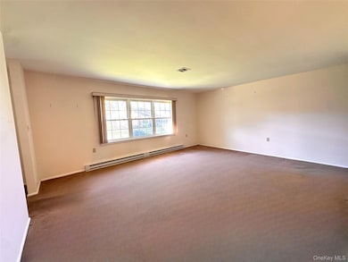 215 Woodbridge Dr unit A, Ridge, NY 11961 - photo 4