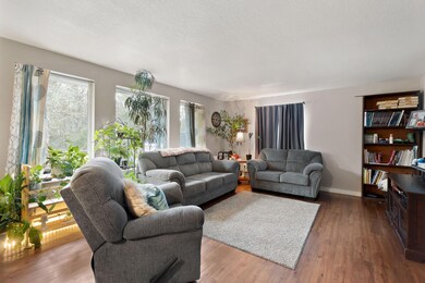 3-web-or-mls-210-hansen-dr