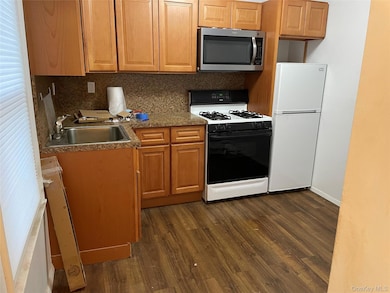 7 N Maryland Ave, Port Washington, NY 11050 - photo 3