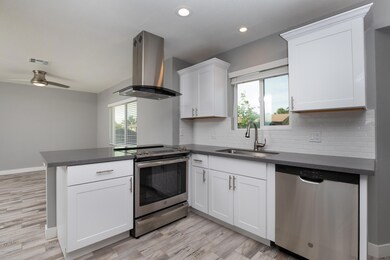 261_W_22nd_Ave_06
