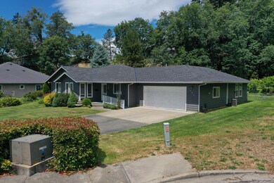 902 NE Dewey Dr, Grants Pass, OR 97526 - photo 7