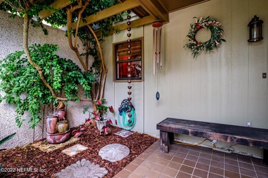 JAXREP_Front Patio 10152_Cross_Green_Way