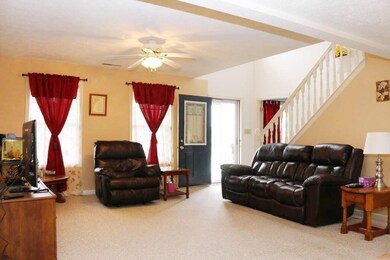 557 West St, Whiteland, IN 46184 - photo 5