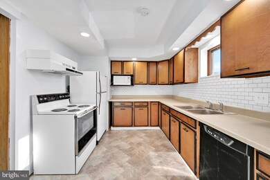 1039 Walnut St unit 1, Ashland, PA 17921 - photo 5