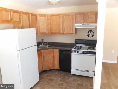 859 Old Lancaster Rd unit 6 A, Bryn Mawr, PA 19010 - photo 2