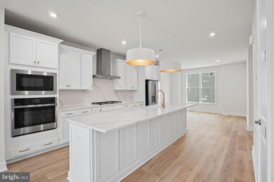 42108 Picasso Square, Brambleton, VA 20148 - photo 2