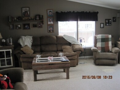 205 N Perry St, Kirklin, IN 46050 - photo 4