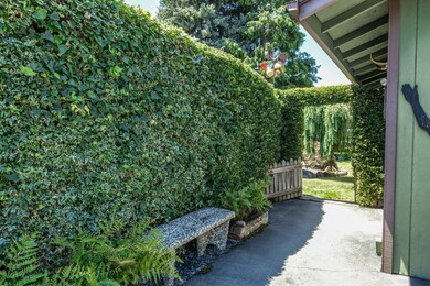 1033 Brookdale Ave, Medford, OR 97504 - photo 6