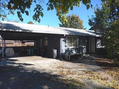 326 N 6th St, Central Point, OR 97502 - photo 3