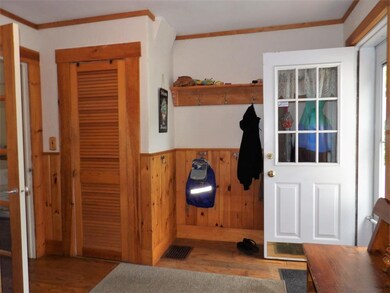 57 Lancaster St, Franklin, NH 03235 - photo 3