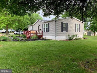 743 Aspen Cir, Red Hill, PA 18076 - photo 2