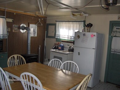 947 Five Mile Meadow Rd, Dingmans Fry, PA 18328 - photo 7