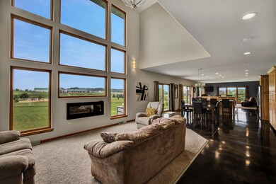 4860 Highwood Cir, Middleton, WI 53562 - photo 5