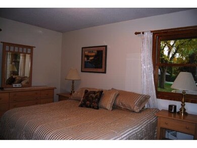 5823 Scenic Ct, Minnetonka, MN 55345 - photo 7