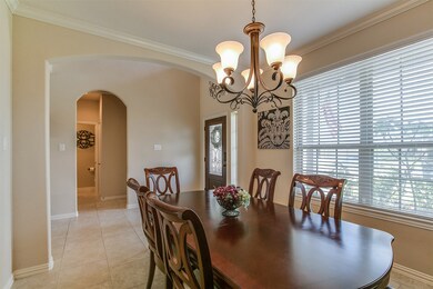 Spacious dining room is great for entertaining!