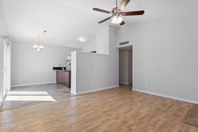 2527 S Maple Ave unit 102, Tempe, AZ 85282 - photo 5