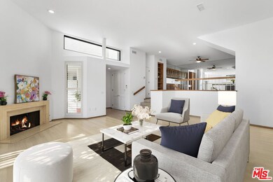 Living Room (VS)