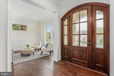 913 Ninovan Rd SE, Vienna, VA 22180 - photo 5