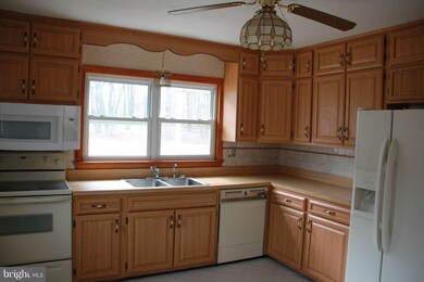 4912 Ridge Rd, Rosedale, MD 21237 - photo 7