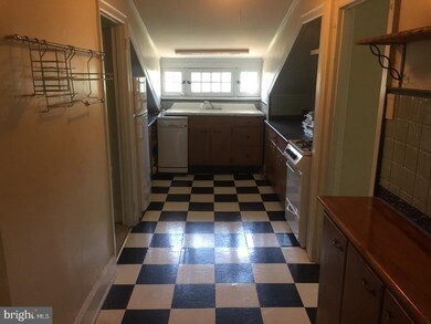 180 Ashland Ave unit 2, Bala Cynwyd, PA 19004 - photo 3