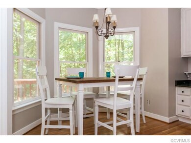 Eat-In Kitchen