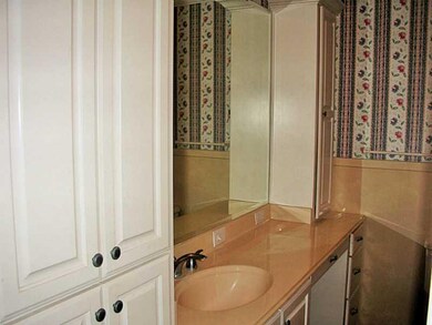 Master Bath/Spa.