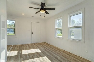 2842 E Cherry St-5