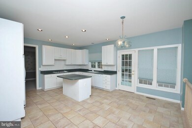 9915 Bagpipe Ct, Bristow, VA 20136 - photo 5