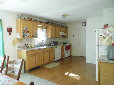 20 Birch St, Honesdale, PA 18431 - photo 2
