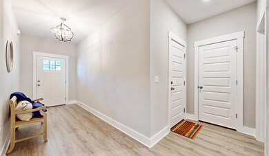 5630 Foyer