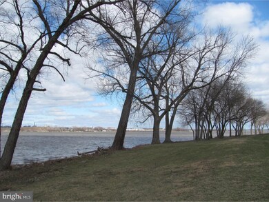 6212 Riverfront Dr unit 6212, Palmyra, NJ 08065 - photo 5