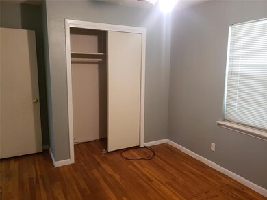 561 Lakeshore Dr, Ennis, TX 75119 - photo 7