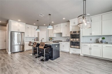 708 NW 197th St, Edmond, OK 73012 - photo 5