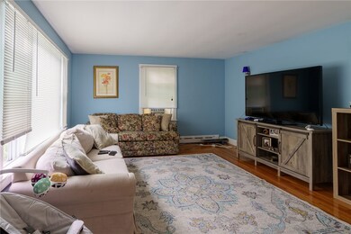 38 Freeborn St, Middletown, RI 02842 - photo 4
