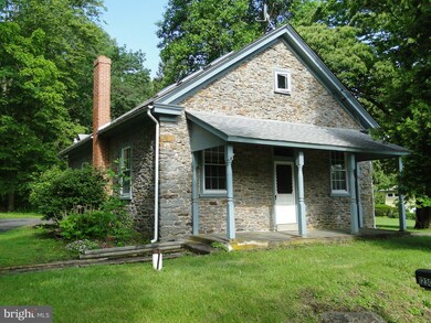 1230 Nursery Rd, Green Lane, PA 18054 - photo 2