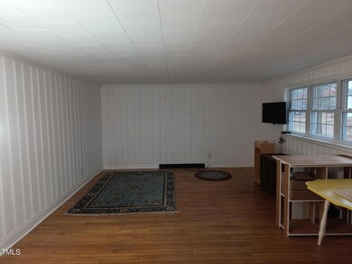 IMG_20250212_091446602.jpg living room