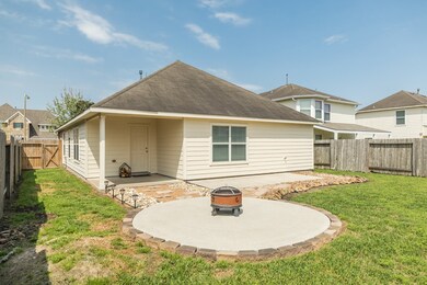 1111 Lasso Ct, Alvin, TX 77511 - photo 6