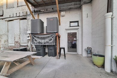 41-web-or-mls-24-6th-st