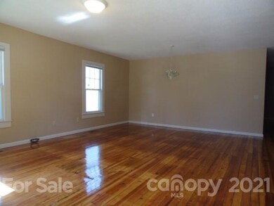 813 Academy St, Asheville, NC 28803 - photo 4