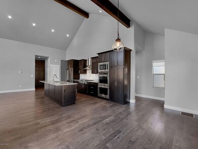 5-web-or-mls-8086 Courtyard Loop, Park C