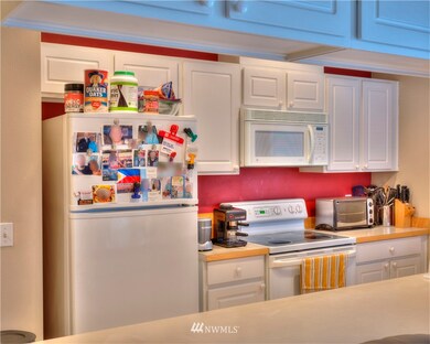 unlisted-address, Issaquah, WA 98029 - photo 7