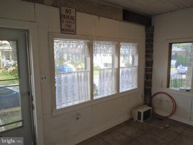 418 Laurel Rd, Lansdowne, PA 19050 - photo 3