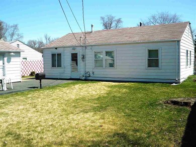 6910 N Pine St, Davenport, IA 52806 - photo 4