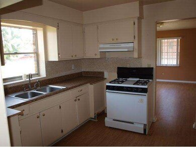 724 S Deleon Ave, Titusville, FL 32780 - photo 4