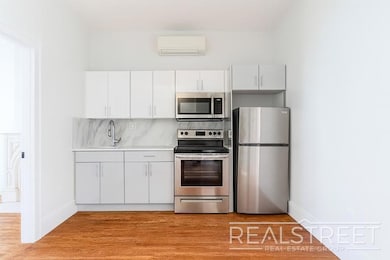 542 Willoughby Ave unit 1, Brooklyn, NY 11206 - photo 3