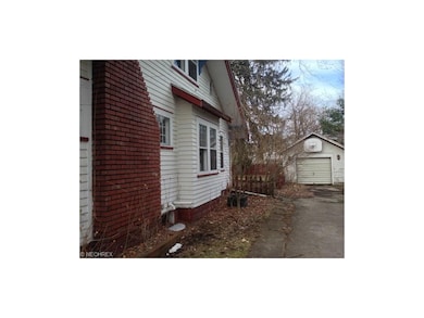 425 Vine St, Geneva, OH 44041 - photo 3