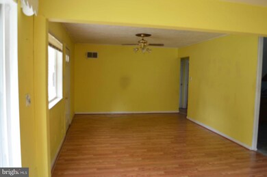 116 Morton Ct, Manassas Park, VA 20111 - photo 2